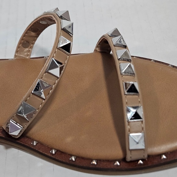 Steve Madden Beige Travel Pyramid‎ Studded Strappy Flat Sandal Size 6.5 - Picture 7 of 11